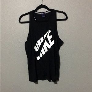 Nike workout tank top size: medium